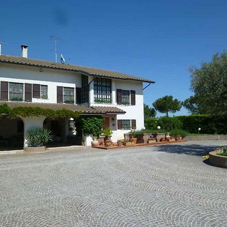 Villa Dolcevita San Costanzo Exterior photo