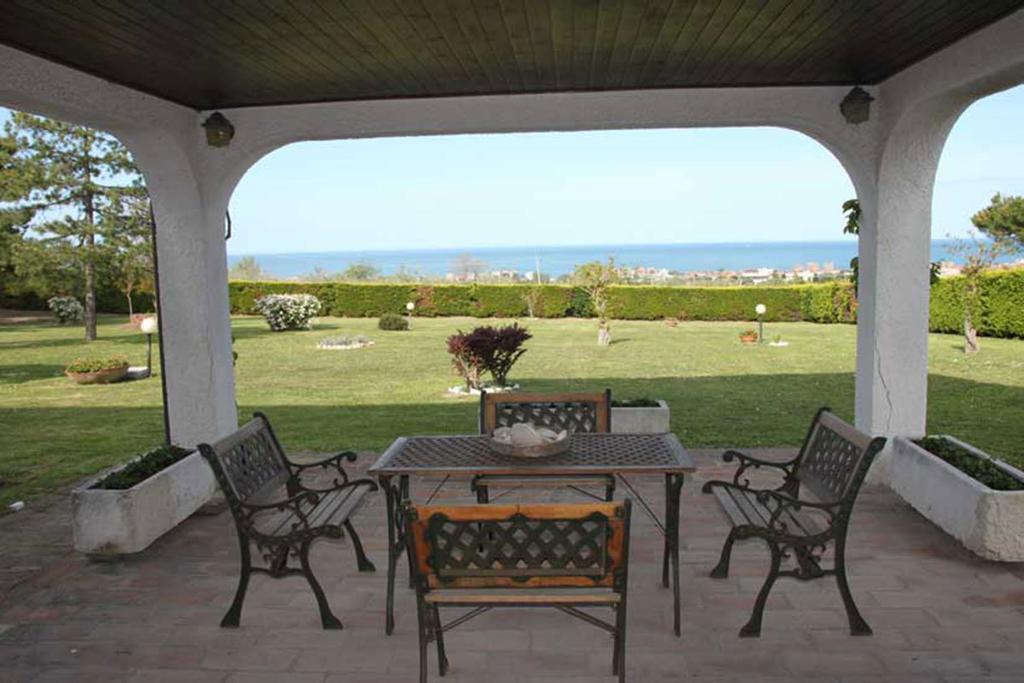 Villa Dolcevita San Costanzo Exterior photo