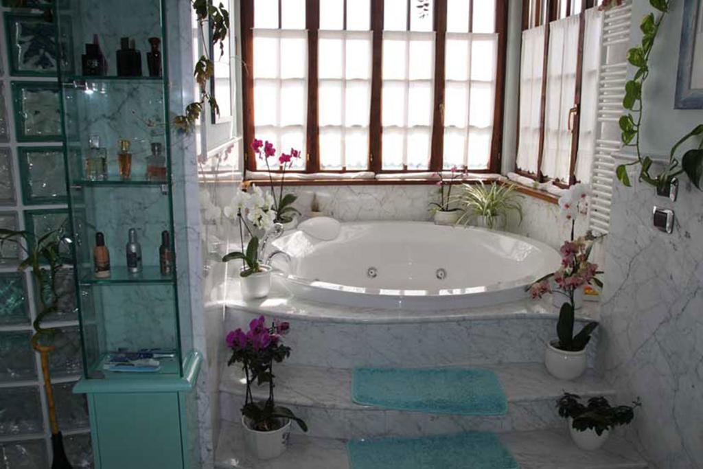 Villa Dolcevita San Costanzo Room photo