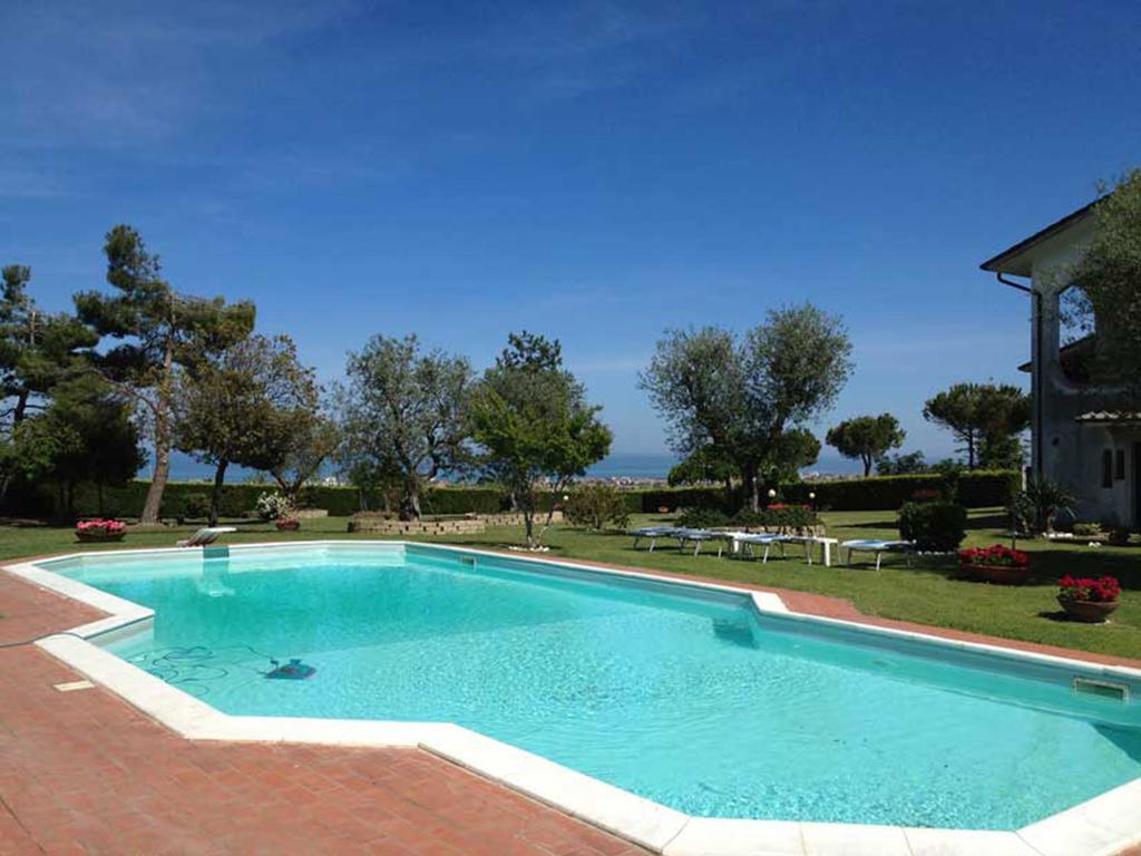 Villa Dolcevita San Costanzo Exterior photo