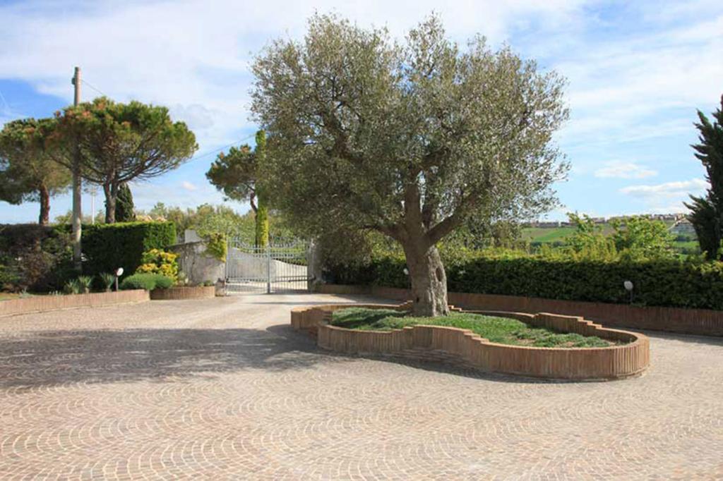 Villa Dolcevita San Costanzo Exterior photo